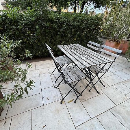 Anabella Apartment Izola Bagian luar foto